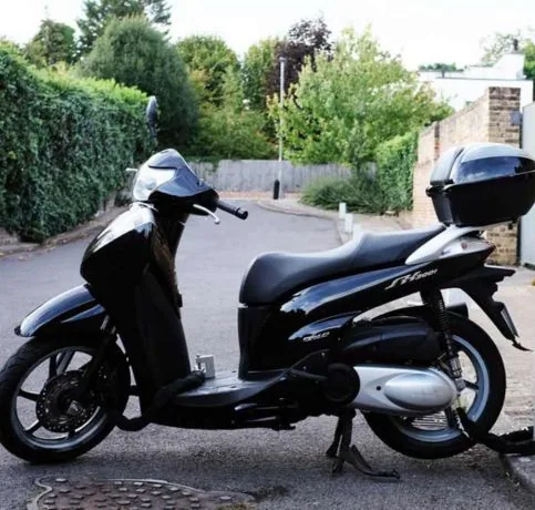 Motos y scooters